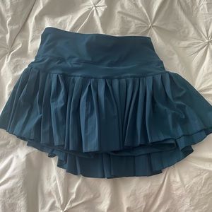 NWT goldhinge tennis skirt with shorts underneath
